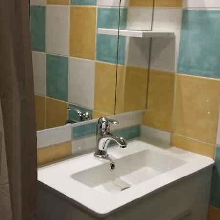 Le Colombier - A Deux Pas Du Square Charles De Gaulle Appartement *