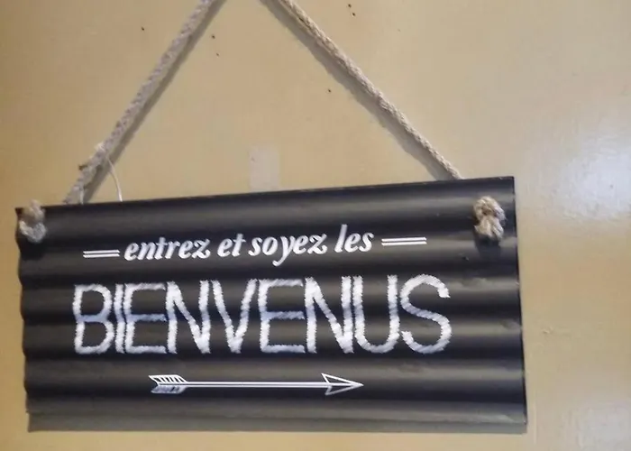 Le Colombier - A Deux Pas Du Square Charles De Gaulle Apartamento *