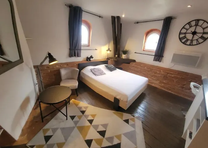 Le Colombier - A Deux Pas Du Square Charles De Gaulle *