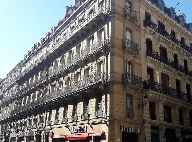 Διαμέρισμα Le Colombier - A Deux Pas Du Square Charles De Gaulle *